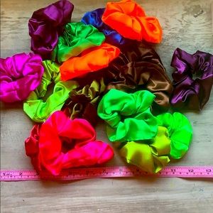 NEW SCRUNCHIE PACK UNUSED
